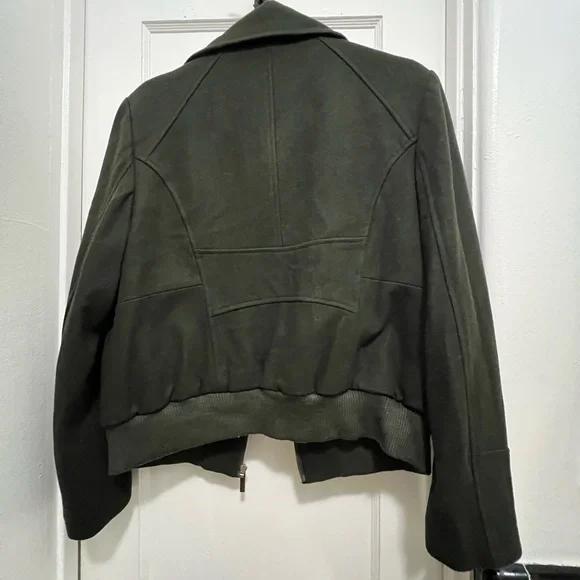 Women's Green Military Style Winter Jacket - Picture 4 of 4